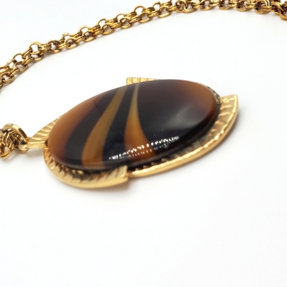 🟥🟩 SARAH COVENTRY Oval Gold Tone Pendant 24 Inch Chain Necklace - Picture 5 of 7